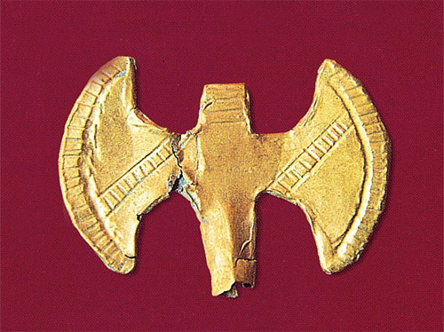 Tzanata, double axe, from the vaulted mycenaen tomb (1350-1100 BC) TZANATA (Settlement) KEFALLONIA